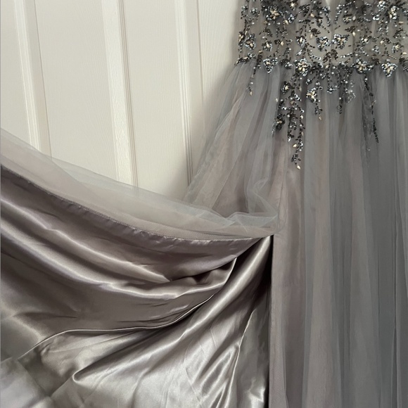 Prom Dress - Picture 1 of 10